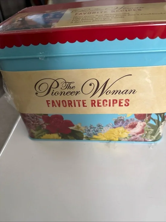 The Pioneer Woman Blue & Red Floral Favorite Recipes Tin
