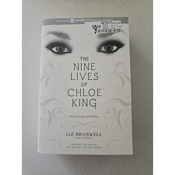 The Nine Lives of Chloe King : The Fallen; The‎ Stolen; The Chosen - Paperback
