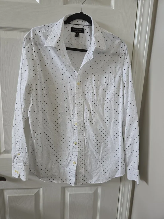 ​Banana Republic Non-Iron Classic Fit Button Down Shirt White Black Triangle Pri
