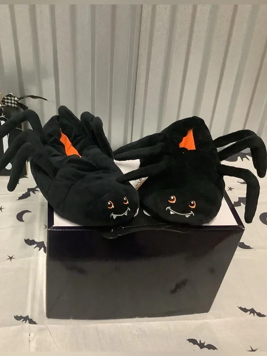 Black Spider Plush Slippers for Kids - Cute Halloween Footwear size large (13/1)