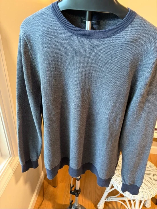 Banana Republic Men's Heathered Blue Crewneck Sweater with Dark Trim