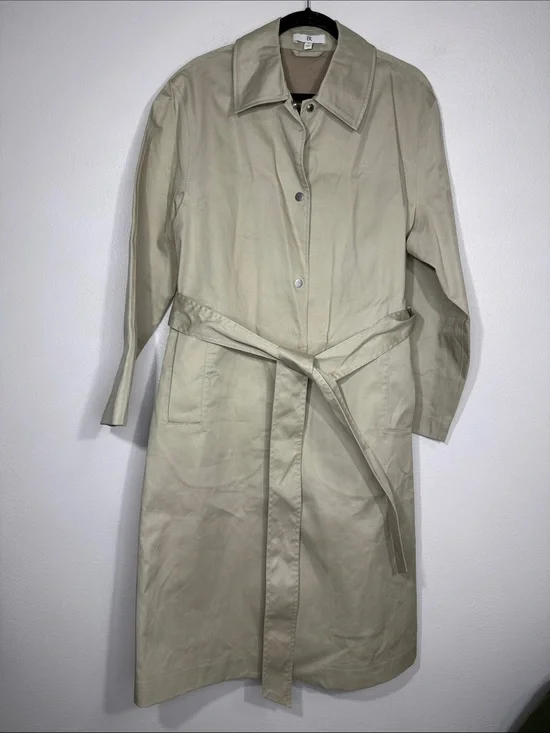 Banana Republic beige belted commuter trench