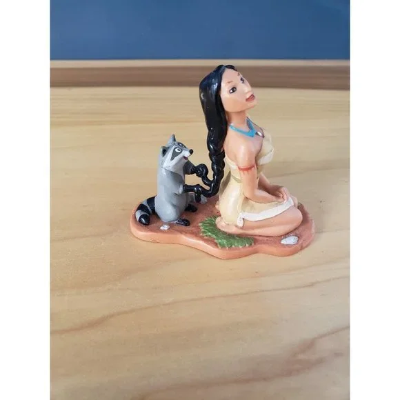 Pocahontas and Meeko‎ Figurine