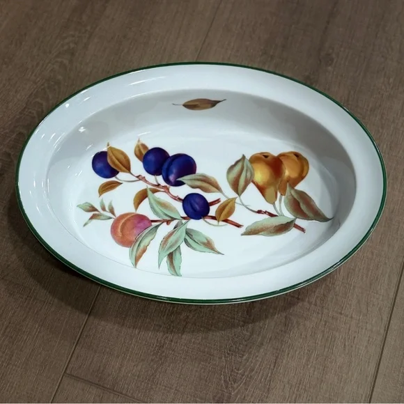 Royal Worcester 1986‎ Evesham Vale Green 11.25”Oval Baker Serve Dish Fruit Peach
