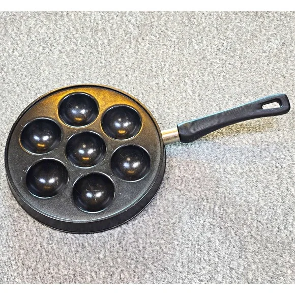 Nordic Ware Egg Poaching Pan Long Handle, Gas/Electric Compatible, 01700