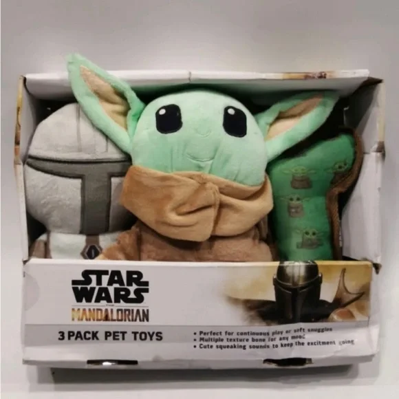 Boundless Star Wars Mandalonian Pet Toy Box Set Studded Knit Dog Shirt Red NWT