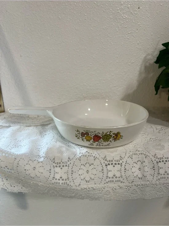 Vintage Corningware Spice of Life 6 1/2” Skillet (P-83-B)