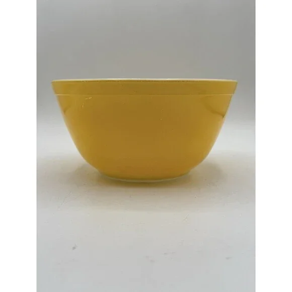 PYREX Yellow 402 1 1/2 1.5 QT Nesting Mixing Bowl Primary Color Made in USA
