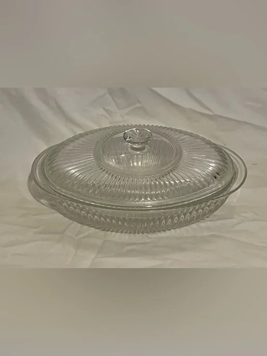 Vintage Pressed Glass Clear Casserole Dish With Lid Oven Proof 13 Inch Server