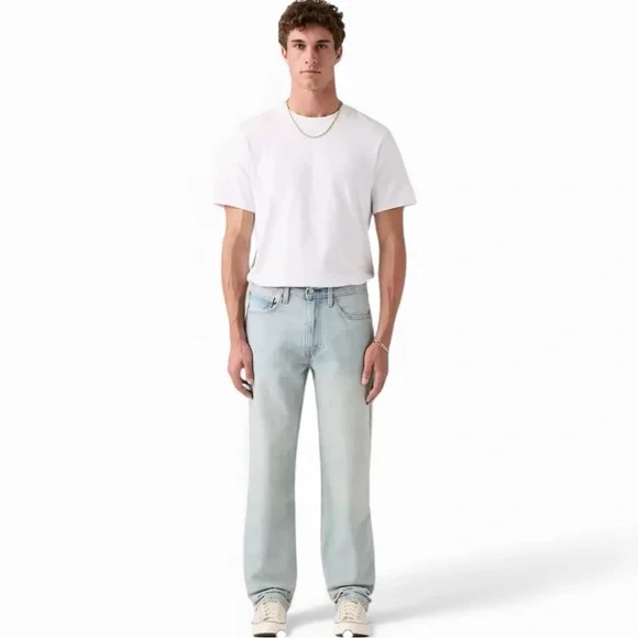 Vintage Levi's Men's Light Blue 550 Relaxed Straight Jeans 31/30