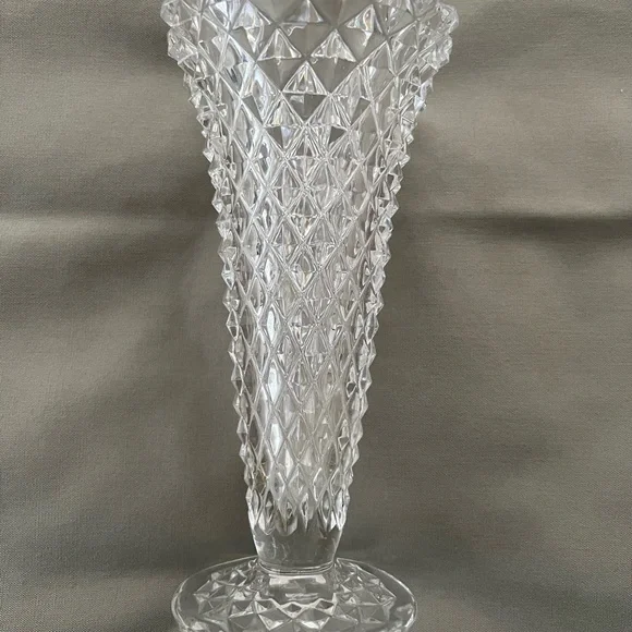 Princess House Lead Crystal Diamond Cut Trumpet Vase 8”
