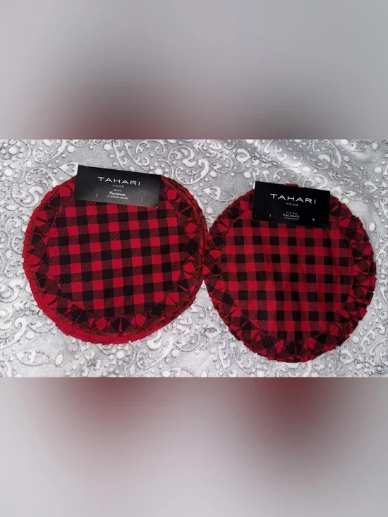 Tahari Home Buffalo Plaid Round Placemats Set of 8 Red Black 15” NWT