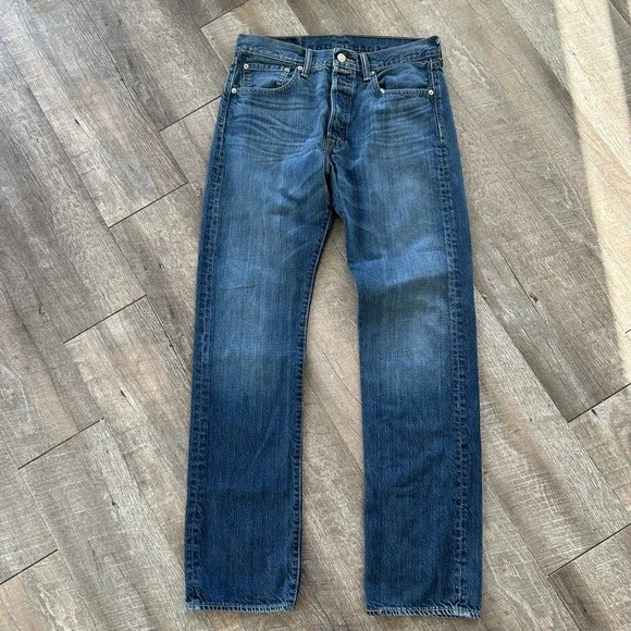 Levi's 501 Original Jeans Men's 32x32 Medium Wash Button Fly Straight Leg