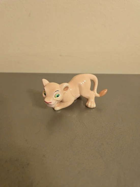 Walt Disney Vintage The Lion King Nala Character Accents Porcelain Figurine