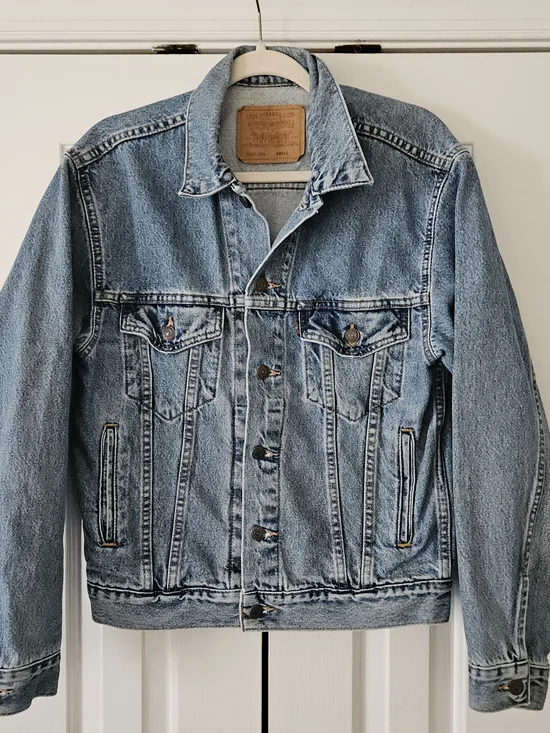 Vintage Levi's Men's S Blue Denim Trucker Jacket. 70507-0389