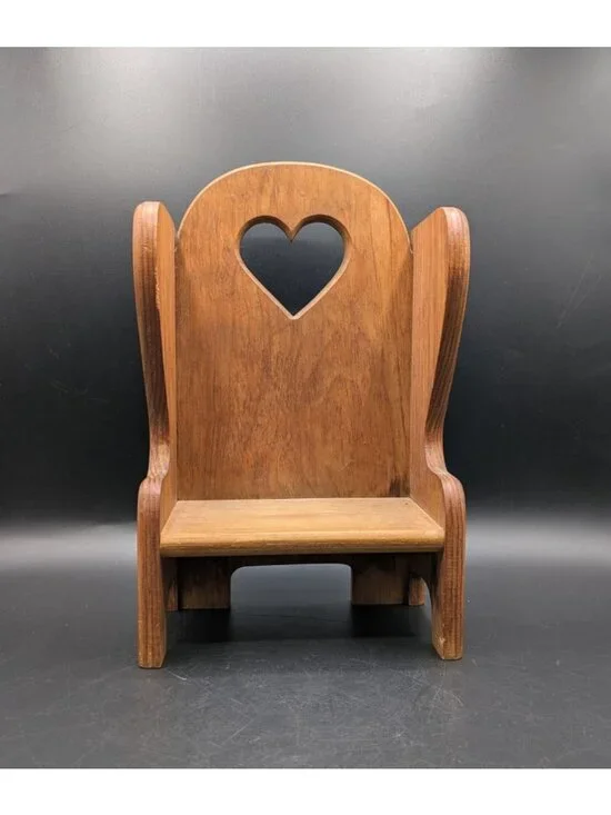 Vtg Heart Cut Out Solid Wood Pouting Chair Doll Size Country Display Shelf 11.5