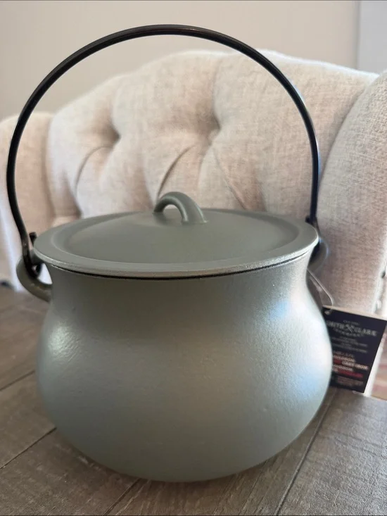 Very Rare Smith and Clark Cast Iron Cauldron 4 QT SAGE GREEN 2026 Halloween NWT