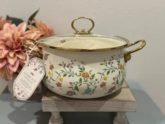 Alta Wildflower Patterned Enamel Pot w/glass lid and golden handle 3.75 Qt