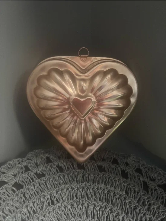 Vintage Heart-Shaped Copper Wall Mold Jello cottage core granny