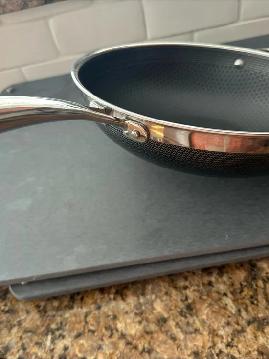 Hexclad 12 inch hybrid Non Black Nonstick Frying Pan Honeycomb Surface. No lid