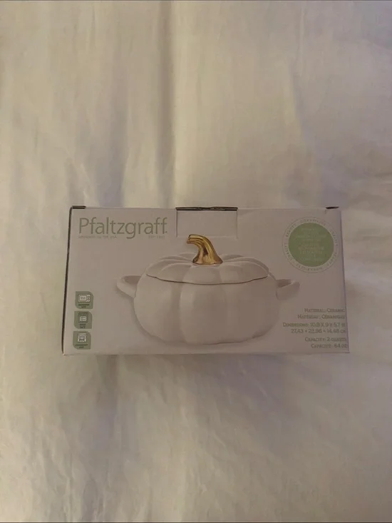 Pfaltzgraff White Pumpkin Casserole with Gold Stem Accent