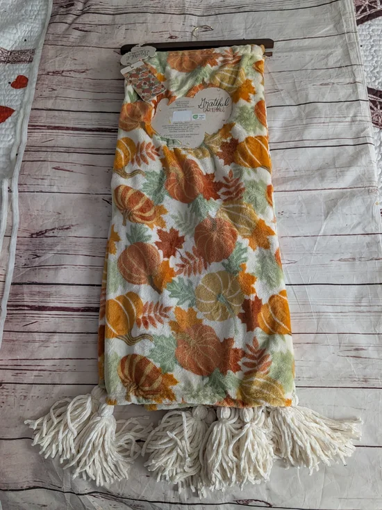 Grateful Fall Pumpkin Tassel Throw Blanket - Orange, Green, Cream