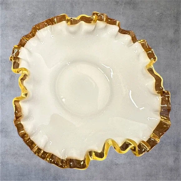 Fenton Ruffled Bowl Milk Glass‎ 6