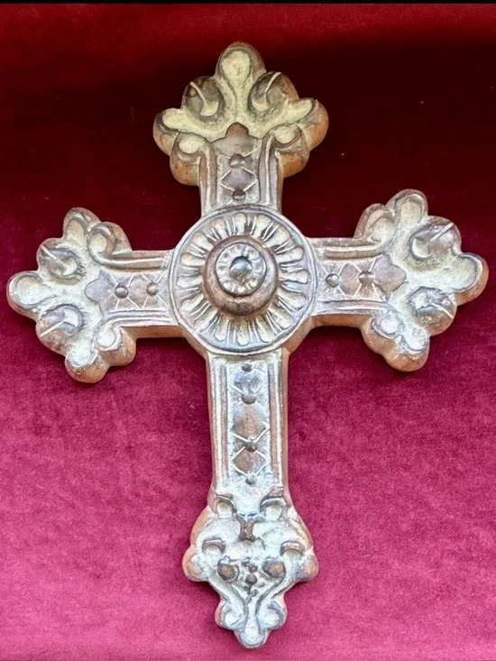Vintage Ornate Medieval Style Wall Cross Hanging Decor Distressed Gold