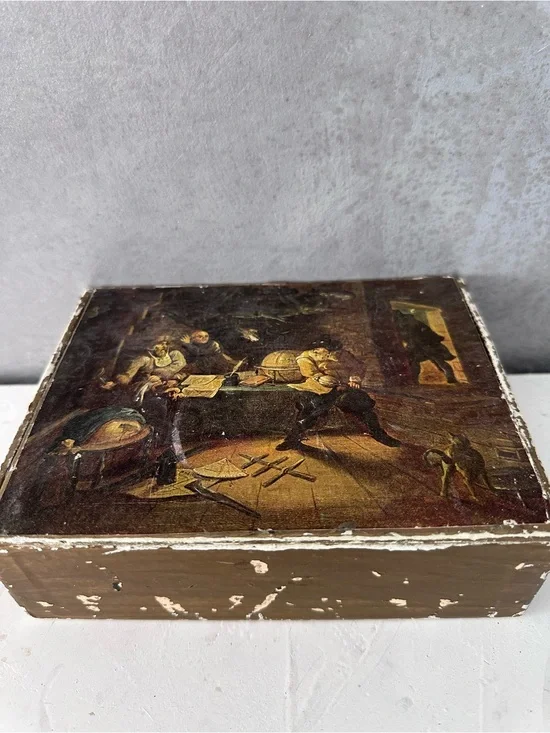 VINTAGE BOX CARDBOARD GOLD FELT LINED