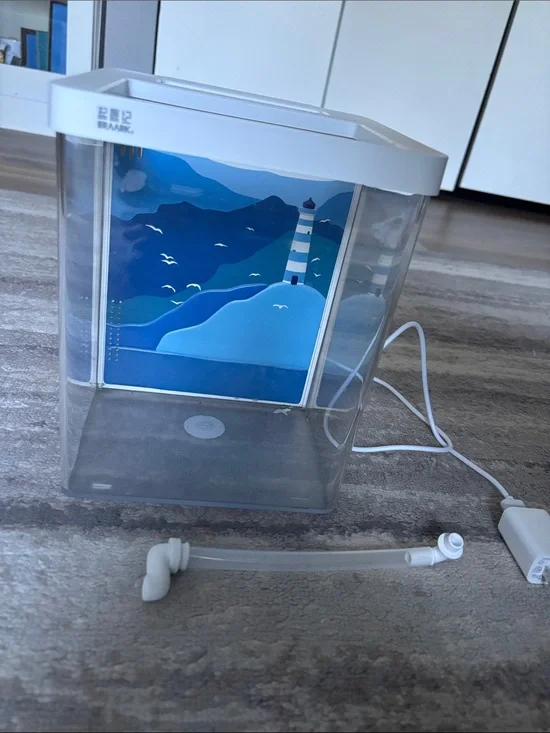 Fish Tank with lighthouse scene (1.5 gallon)
