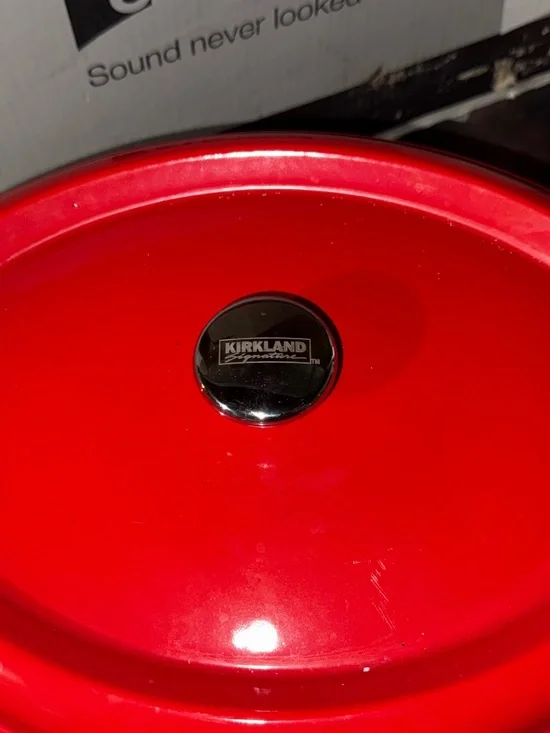 Cast iron Dutch oven