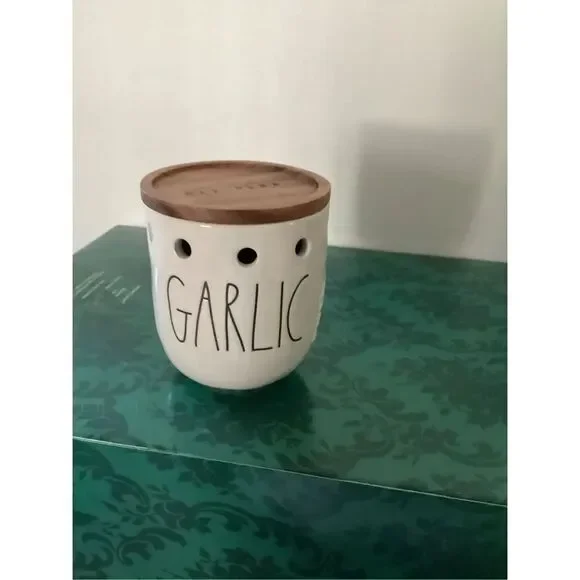 Rae Dunn New Garlic Cellar Holder 4 1/2