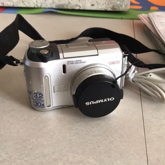 Olympus Silver Camedia C-740 Ultra Zoom Digital Camera