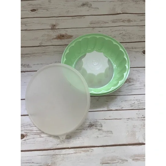 Tupperware Jel-Ring Jello Mold Mint Green Vintage 9.5 Inch