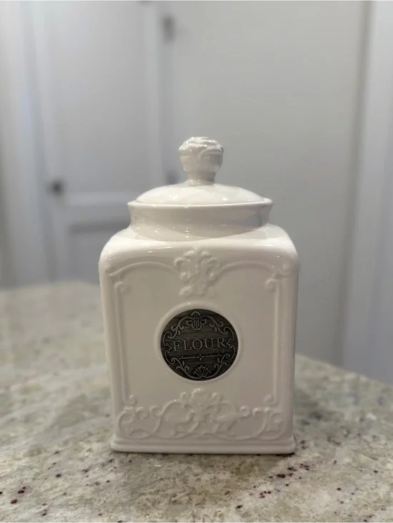 THL White Ceramic Flour Canister Jar with Lid Embossed Farmhouse Kitchen 9”