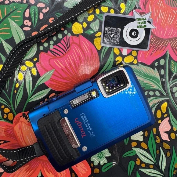 Olympus Tough TG-830 iHS Blue Digital Camera Bundle Waterproof Shockproof 16MP