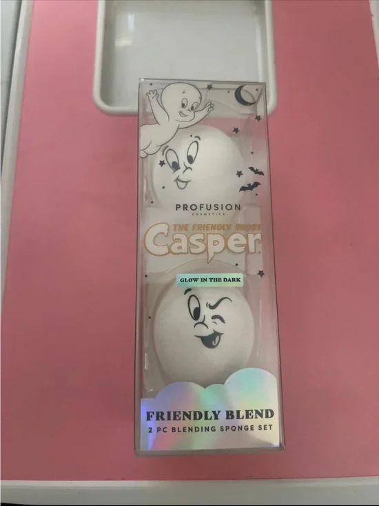 Profusion Cosmetics White Casper Friendly Blend Makeup Sponges glow in the dark