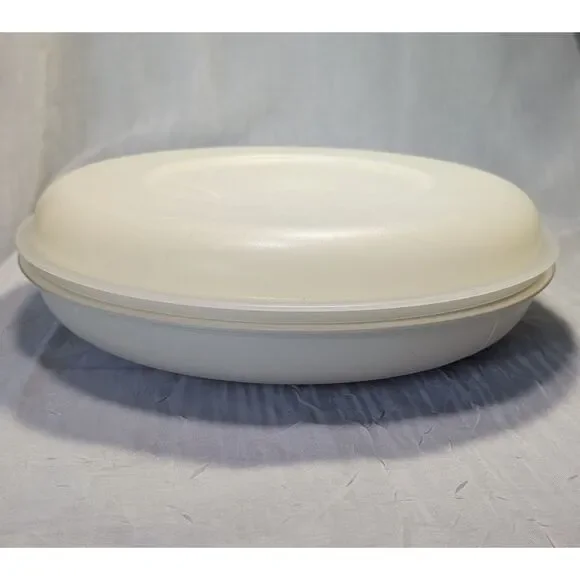 Vintage Tupperware 1708 Divided Serving Tray with 1709 Lid.