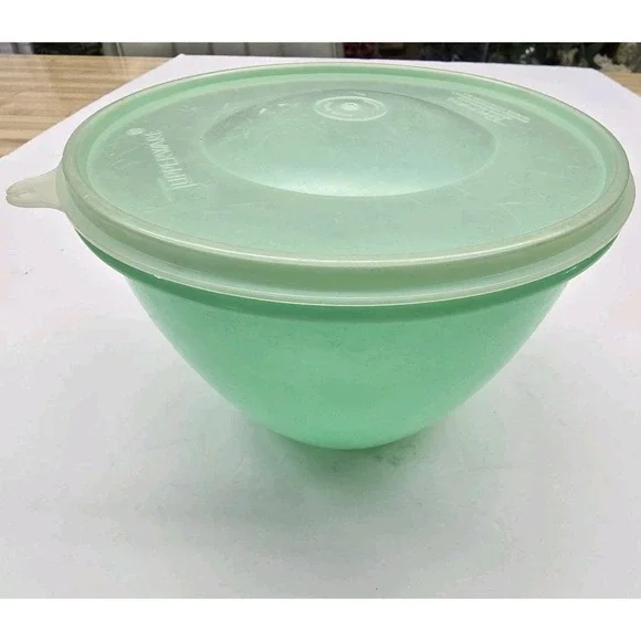 Vintage Tupperware Lettuce‎ Keeper #679 Jade Color w/Lid NO SPIKE