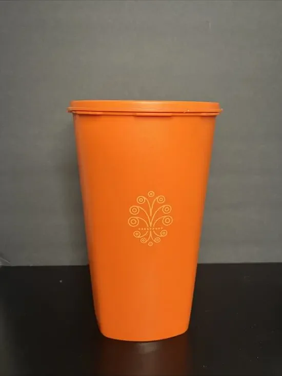 Tupperware 16 Cup Servalier 10.5
