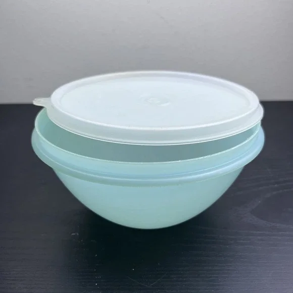 VTG Tupperware Small Light Blue Container 234-19 With White Lid 227-42