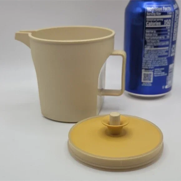 Tupperware 1414-1 Creamer With Button Seal Lid Harvest Gold Almond