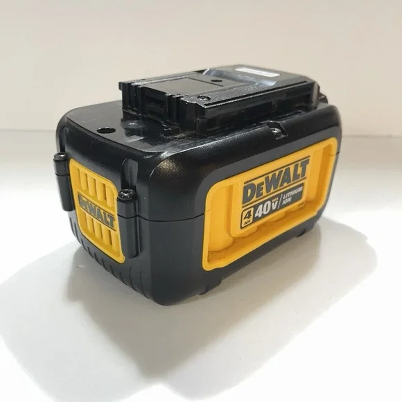 DEWALT DCB404 40V Lithium-Ion Good working condition‎
