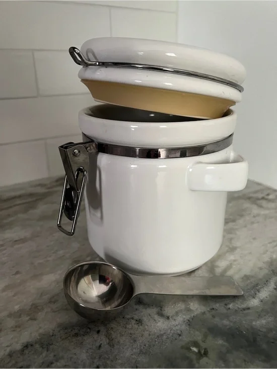 Ceramic Airtight Food Canister with Stainless Scoop – Oggi