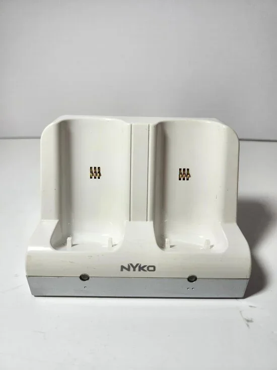 Nyko Charge Station Dock Nintendo Wii Remote 87000-A50 Base Only