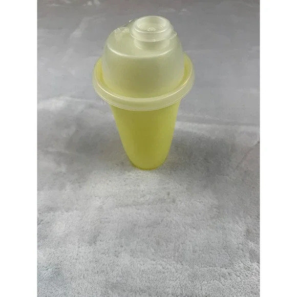 Tupperware Modular Mate Round Container Light Yellow‎ Lid 3207-1