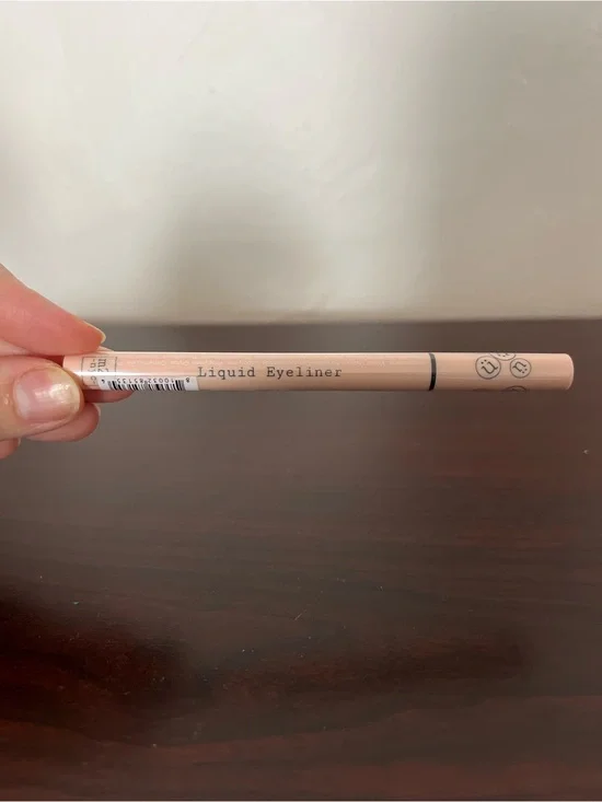 Liquid Eyeliner Pen -Black - NEW