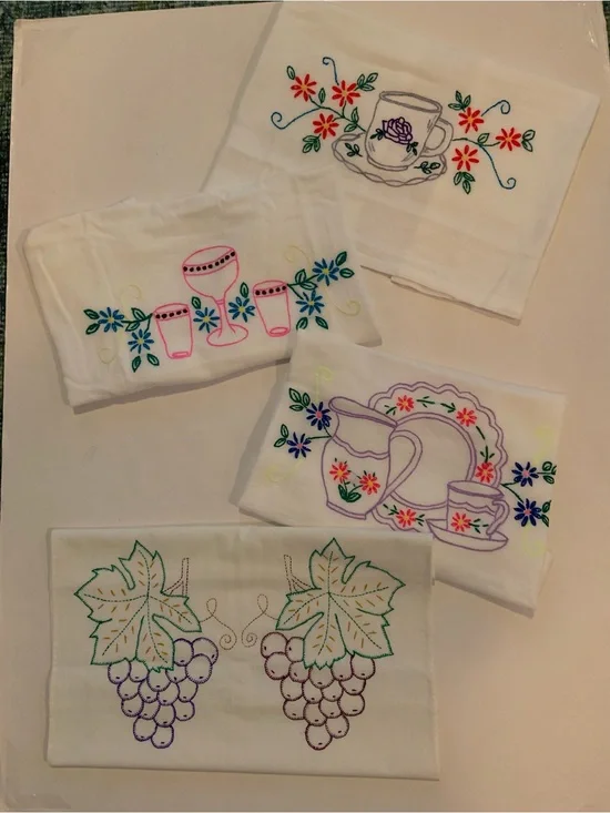Vintage Hand Embroidered Kitchen Towels Set Of 4