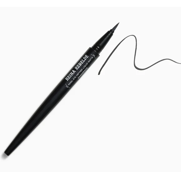 REINA REBELDE Rebel Eye Definer Liquid Matte in EXAGERADA (Black)