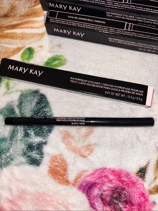Mary Kay Waterproof Eyeliner Pencil — Black